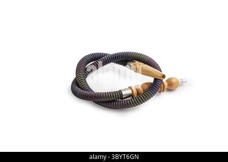 Tubo flessibile isolato con gancio tradizionale o tubo dell'acqua su sfondo bianco Foto Stock