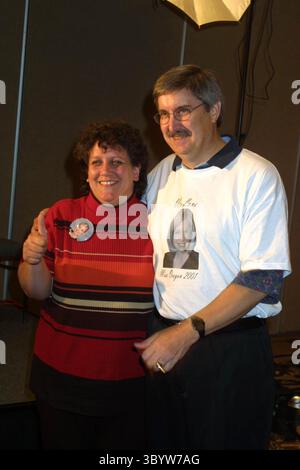 23 SETTEMBRE 2001 - 31481JBB MISS AMERICA 2002 AD ATLANTIC CITY, NEW JERSEY 09/22/01.I GENITORI DI KATIE HARMAN (VINCITRICE DI QUEST'ANNO DALL'OREGON). (Immagine di credito: © John Barrett/ZUMA Press Wire) Foto Stock