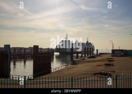 Traghetto attraverso il Mare di Wadden tra Den Helder e Texel Foto Stock