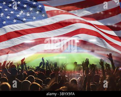 Tifosi di calcio o di calcio e bandiera degli Stati Uniti ad una partita in uno stadio Foto Stock