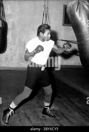 1 aprile 2009 - Londra, Inghilterra, Regno Unito - Boxer TEDDY DAVIS. Teddy ''Redtop'' Davis, alias Murray (Sugar) Cain (nato il 23 giugno 1923 e morto il 4 giugno 1966), è stato un pugile statunitense. (Immagine di credito: © Keystone Press Agency/ZUMA Press Wire) Foto Stock