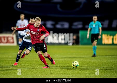 25 ottobre 2020, Danimarca: Aarhus, Danimarca. 25 ottobre 2020. Victor Nelsson (4) del FC Copenhagen visto durante la 3F Superliga match tra Aarhus GF e FC Copenhagen al Ceres Park di Aarhus., Credit:Lasse Lagoni / Gonzales Photo / ZUMA Press (Credit Image: © Lasse Lagoni / Gonzales/Gonzales Photo via ZUMA Press) Foto Stock