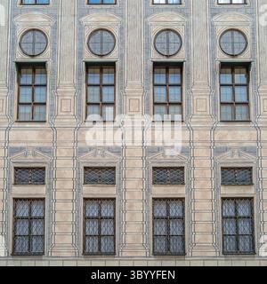 Dettaglio architettonico della Residenz nel centro di Monaco, Germania, ex palazzo reale dei monasteri Wittelsbach di Baviera Foto Stock
