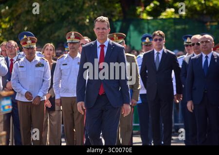 Bucarest, Romania. 20 luglio 2025: Ionut Mosteanu, ministro della difesa rumeno, partecipa alla celebrazione della giornata rumena dell'aviazione e dell'aeronautica, a Bucarest. Crediti: Lucian Alecu/Alamy Live News Foto Stock