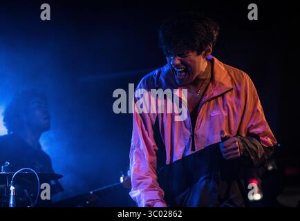 13 giugno 2019, Copenaghen, Danimarca: Copenaghen, Danimarca. 13 giugno 2019. Il cantante e compositore americano Omar Apollo esegue un concerto dal vivo all'Huset KBH di Copenaghen. (Foto di credito: Gonzales Photo - Joe Miller) (foto di credito: © Joe Miller/Gonzales Photo via ZUMA Press) Foto Stock