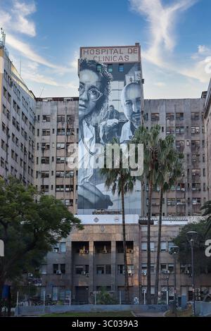 Vista esterna del Jose de San Martin Hospital de Clinicas, un grande edificio a Buenos Aires, Argentina. Foto Stock