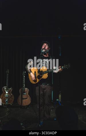 17 maggio 2018, Copenaghen, Danimarca: Copenaghen, Danimarca. 17 maggio 2018. Il cantante e cantautore americano Matt the Electrician esegue un concerto dal vivo all'Ideal Bar di Copenhagen. (Credito fotografico: Gonzales Photo - Christian Larsen) (credito immagine: © Christian Larsen/Gonzales Photo via ZUMA Press) Foto Stock