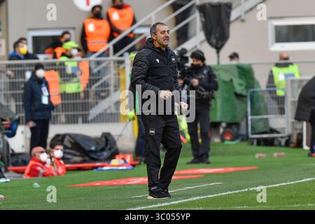 13 febbraio 2022, Italia, Milano: Milano, Italia. 13 febbraio 2022. Il manager Marco Giampaolo della Sampdoria visto a margine durante la partita di serie A tra AC Milan e Sampdoria al San Siro di Milano., Credit:Tommaso Fimiano / ZUMA Press (Credit Image: © Tommaso Fimiano/Gonzales Photo via ZUMA Press) Foto Stock