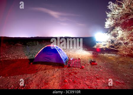 23 gennaio 2017 - Liwa, Abu Dhabi, Emirati Arabi Uniti - Liwa Oasis, Abu Dhabi , Emirati Arabi Uniti -i; campeggio nel deserto (Credit Image: © Edwin Remsberg / Vwpics/VW Pics via ZUMA Wire) Foto Stock
