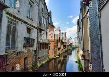Pont-Audemer, la Venise normande : le Bras sud de la Risle Foto Stock