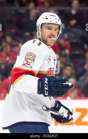 19 novembre 2018: L'ala sinistra dei Florida Panthers Jonathan Huberdeau (11) durante la partita NHL tra i Florida Panthers e gli Ottawa Senators al Canadian Tire Centre di Ottawa, Canada. Daniel Lea/CSM(immagine di credito: &Copy; Daniel Lea/CSM tramite cavo ZUMA) Foto Stock