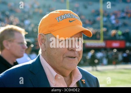 24 novembre 2018: Ex allenatore del Tennessee Phillip Fulmer durante la partita tra i Tennessee Volunteers e i Vanderbilt Commodores al Vanderbilt Stadium di Nashville. N. Thomas McEwen/CSM (immagine di credito: &Copy; Thomas McEwen/CSM tramite cavo ZUMA) Foto Stock