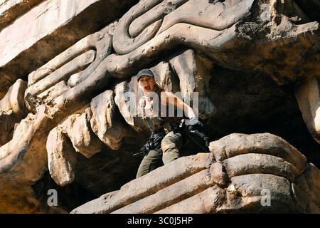 SCARLETT JOHANSSON in JURASSIC WORLD REBIRTH (2025), diretto da GARETH EDWARDS. Credito: FOTO UNIVERSALI / album Foto Stock