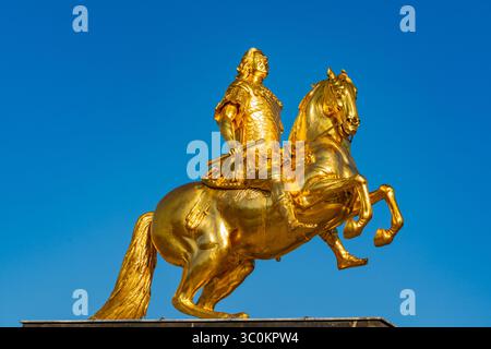 Goldener Reiter, una statua d'oro di Augusto il forte a Dresda, Germania Foto Stock