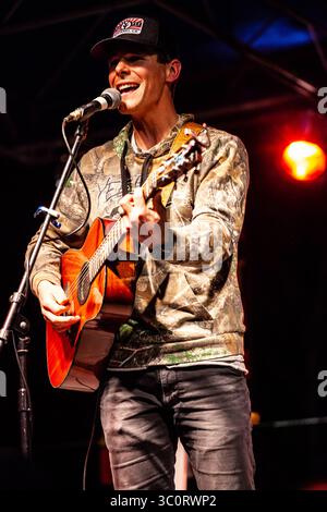17 dicembre 2018 - Austin, Texas, USA - Granger Smith esegue uno spettacolo pop-up YEE YEE Merchandise in un Living Spaces ad Austin, Texas, il 17 dicembre 2018 (12/17/18). Foto di GRANGER SMITH. (Immagine di credito: © Michael Mullenix/ZUMA Wire) Foto Stock
