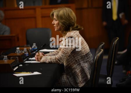 19 settembre 2013 - Washington, Distretto di Columbia, Stati Uniti - 19/9/13- Capitol Hill- Washington DC..Caroline Kennedy va davanti al Comitato per le relazioni estere del Senato degli Stati Uniti per essere interrogata, in quanto stabiliscono se sarà la prossima ambasciatrice degli Stati Uniti in Giappone. (Immagine di credito: Christy Bowe/ZUMA Wire) Foto Stock