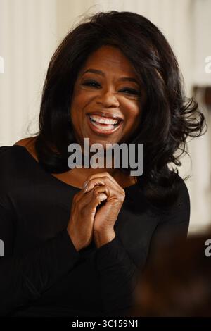 20 novembre 2013 - Washington, Distretto di Columbia, Stati Uniti - 11/20/13 la Casa Bianca- Washington DC...il presidente Barack Obama assegna la Medaglia presidenziale della libertà a Oprah Winfrey. (Immagine di credito: Christy Bowe/ZUMA Wire) Foto Stock