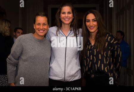 9 febbraio 2019 - Doha, QATAR - Barbora Strycova della Repubblica Ceca, Julia Goerges della Germania e Fatma al-Nabhani dell'Oman partecipano alla cerimonia di sorteggio del torneo 2019 Qatar Total Open WTA Premier (Credit Image: © AFP7 via ZUMA Wire) Foto Stock