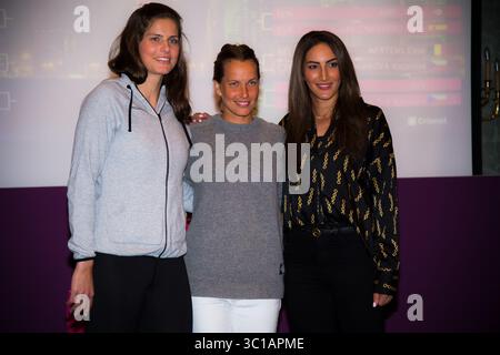 9 febbraio 2019 - Doha, QATAR - Barbora Strycova della Repubblica Ceca, Julia Goerges della Germania e Fatma al-Nabhani dell'Oman partecipano alla cerimonia di sorteggio del torneo 2019 Qatar Total Open WTA Premier (Credit Image: © AFP7 via ZUMA Wire) Foto Stock