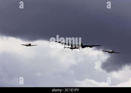 Royal International Air Tattoo, RAF Fairford, Gloucestershire, Regno Unito. 20 luglio 2025. 3° giorno dello spettacolo aereo, che quest'anno festeggia operando a R. Foto Stock