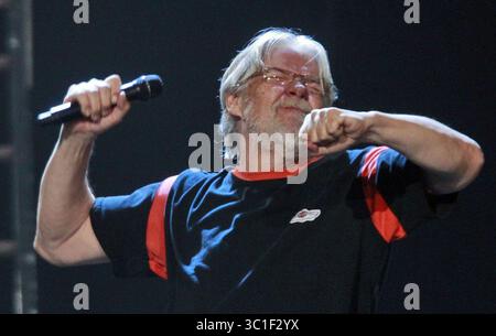 12 maggio 2011 - St. Paul, Minnesota, Stati Uniti - â¢ Bob Seger e la Silver Bullet Band in esibizione all'Xcel Energy Center di St. Paul. IN QUESTA FOTO: Bob Seger si esibisce. (Immagine di credito: Marlin Levison/Minneapolis Star Tribune/TNS via cavo ZUMA) Foto Stock