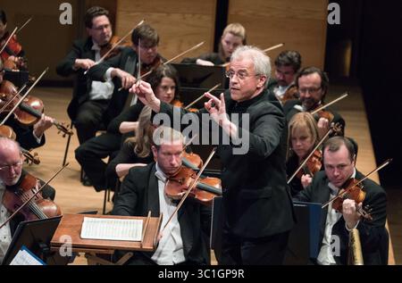13 gennaio 2017 - Minneapolis, Minnesota, Stati Uniti - foto di . Osmo Vänskä e Minnesota Orchestra (immagine di credito: Courtney Perry/Minneapolis Star Tribune/TNS via ZUMA Wire) Foto Stock
