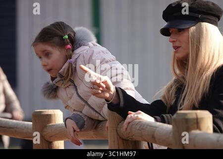 Michelle Hunziker, Sole Trussardi, Celeste Trussardi a Milano, Italia, 15 febbraio 2019 (Credit Image: © Nocredit/Soevermedia via ZUMA Press) Foto Stock