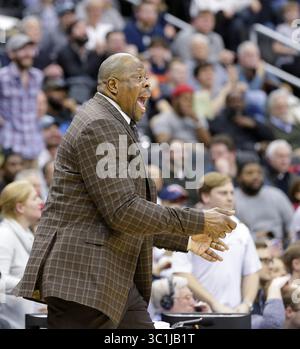 20 febbraio 2019: Georgetown Hoyas Head Coach Patrick Ewing durante una partita di pallacanestro maschile NCAA tra Georgetown Hoyas e Villanova Wildcats alla Capital One Arena di Washington D.C. Justin Cooper/CSM(Credit Image: &Copy; Justin Cooper/CSM via ZUMA Wire) Foto Stock