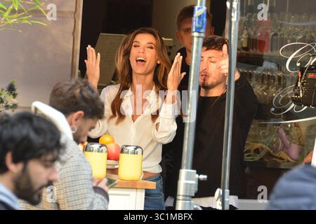 Claudio Mangiarotti copyright MILANO - Elisabetta Canalis è single a Milano. Ha rotto con il suo ragazzo Georgian. I due non si seguono più sui social media e non vivono più insieme a Los Angeles. Elisabetta Canalis è a Milano per filmare uno spot per una nota acqua e bibita. Archivio non estraneo. Foto Claudio Mangiarotti credito: Independent Photo Agency Srl/Alamy Live News Foto Stock