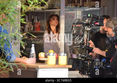 Claudio Mangiarotti copyright MILANO - Elisabetta Canalis è single a Milano. Ha rotto con il suo ragazzo Georgian. I due non si seguono più sui social media e non vivono più insieme a Los Angeles. Elisabetta Canalis è a Milano per filmare uno spot per una nota acqua e bibita. Archivio non estraneo. Foto Claudio Mangiarotti credito: Independent Photo Agency Srl/Alamy Live News Foto Stock