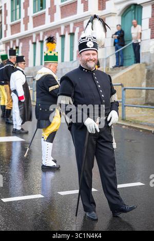 Bergstreittag 2025 a Schneeberg, stolz tragen die Bergmänner aller Gewerke ihren habit an diesem traditionellen Tag, Große Bergparade von Neustädtel Foto Stock