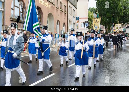 Bergstreittag 2025 a Schneeberg, stolz tragen die Bergmänner aller Gewerke ihren habit an diesem traditionellen Tag, Große Bergparade von Neustädtel Foto Stock