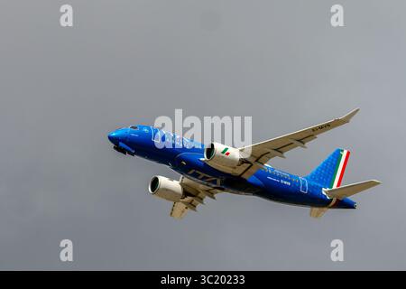 Bruxelles, Belgio, 22 luglio 2025. ITA Airways Airbus A220 100 decollo dall'aeroporto di Bruxelles. Foto Stock