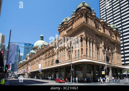 30 novembre 2014 - SYDNEY, AUSTRALIA - 30 2014 NOVEMBRE: Queen Victoria Building in un giorno di sole a Sydney in primavera. (Immagine di credito: © Chris Putnam/ZUMA Wire) Foto Stock