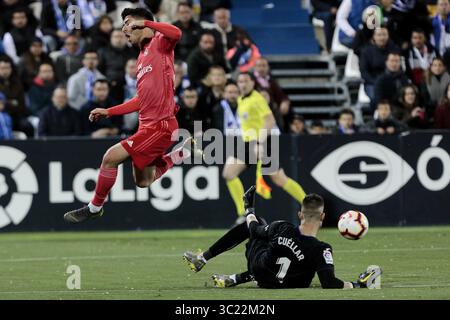 15 aprile 2019 - Leganes, Madrid, Spagna - Ivan Cuellar di CD Leganes e Marco Asensio del Real Madrid durante la partita di la Liga tra CD Leganes e Real Madrid allo stadio Butarque di Leganes, Spagna. Punteggio finale: CD Leganes 1 - Real Madrid 1. (Immagine di credito: © Legan P. Mace/SOPA Images via ZUMA Wire) Foto Stock
