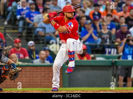 20 aprile 2019: Il ricevitore dei Texas Rangers Isiah Kiner-Falefa #9 durante una partita della MLB tra Houston Astros e Texas Rangers al Globe Life Park di Arlington, Texas ha sconfitto Houston 9-4 Albert pena/CSM.(Credit Image: &Copy; Albert pena/CSM via ZUMA Wire) Foto Stock