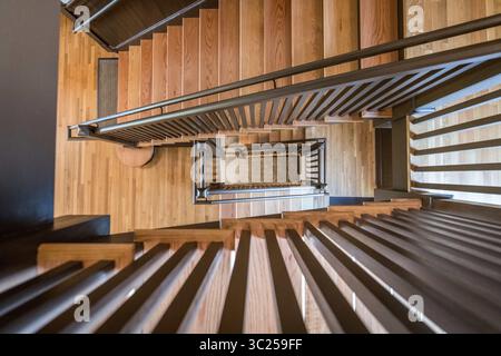 20 settembre 2017 - Tifton, Georgia, Stati Uniti - direttamente sopra il colpo di scala a chiocciola in legno dell'edificio, .Tifton, Georgia. (Immagine di credito: © Edwin Remsberg / Vwpics/VW Pics via cavo ZUMA) Foto Stock