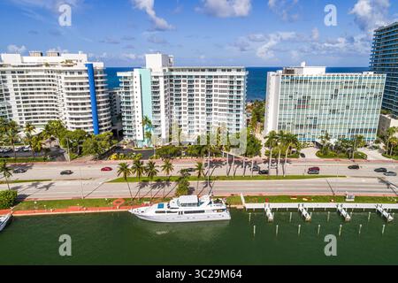 Miami Beach, Florida, vista aerea dall'alto che guarda in basso, 5100 isolati Collins Avenue, alti edifici condominiali fronte oceano midrise, Indian C Foto Stock