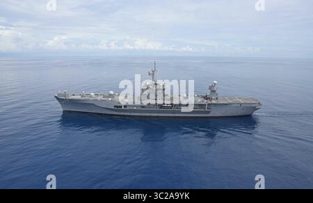 27 aprile 2019 - USS Blue Ridge, Stati Uniti d'America - nave di comando anfibia classe Blue Ridge della Marina statunitense durante la pattuglia del 27 aprile 2019 nel Mar Cinese meridionale. (Immagine di credito: © Adam K. Thomas via ZUMA Wire) Foto Stock