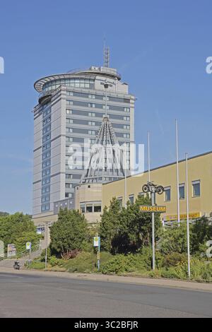 Moderno e alto hotel cittadino e museo dei veicoli, centro congressi, centro congressi, centro congressi, centro congressi, iscrizione, Suhl, Franconia, Turingia, tedesco Foto Stock