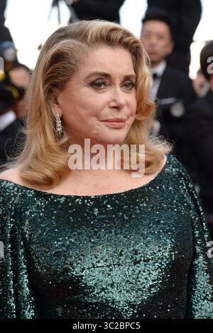 25 maggio 2019 - Cannes, Francia - CANNES, Francia - 25 Maggio: Catherine Deneuve partecipa alla cerimonia di chiusura lo screening di ''l'Specials" durante la 72annuale di festival di pellicola di Cannes il 25 maggio 2019 a Cannes, Francia. (Credito Immagine: © Federico InjimbertZUMA filo) Foto Stock