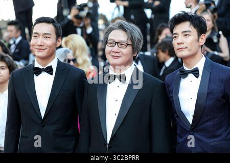 25 maggio 2019 - Cannes, Francia - CANNES - 25 MAGGIO: Gli ospiti arrivano alla prima di '' CEÌ REÌ MONIE DE CLOTURE / HORS NORMES'' durante il Festival di Cannes 2019 il 25 maggio 2019 al Palais des Festivals di Cannes, Francia. (Immagine di credito: © Imagespace via cavo ZUMA) Foto Stock