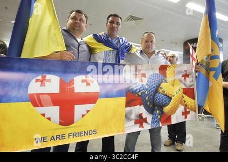 29 maggio 2019 - Kiev, Kiev, Ucraina - i sostenitori dell'ex presidente georgiano Mikheil Saakashvili sono visti all'aeroporto internazionale di Boryspil non lontano da Kiev. Il nuovo presidente ucraino Volodymyr Zelensky ha reintegrato l'ex presidente della Georgia e l'ex governatore della regione Ucraina di Odesa Mikheil Saakashvili nella cittadinanza Ucraina il 28 maggio 2019. Il presidente ucraino Petro Poroshenko alla fine di luglio 2017 ha firmato un ordine per spogliare Saakashvili della cittadinanza Ucraina. Mikheil Saakashvili è stato deportato dall'Ucraina in Polonia il 12 febbraio 2018 dopo essere stato arrestato da uomini armati mascherati in un ristorante Foto Stock