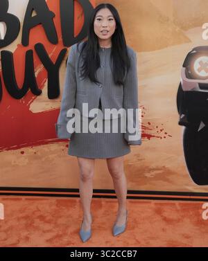 Los Angeles, Stati Uniti. 23 luglio 2025. Awkwafina arriva alla prima "THE BAD GUYS 2" della Universal Pictures, tenutasi al TCL Chinese Theatre di Hollywood, CALIFORNIA, mercoledì 23 luglio 2025. (Foto di Sthanlee B. Mirador/Sipa USA) credito: SIPA USA/Alamy Live News Foto Stock