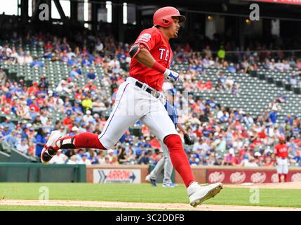 2 giugno 2019: Prima base dei Texas Rangers Ronald Guzman n. 11 una partita pomeridiana della MLB tra i Kansas City Royals e i Texas Rangers al Globe Life Park di Arlington, Texas ha sconfitto Kansas City 5-1 Albert pena/CSM(Credit Image: &Copy; Albert pena/CSM via ZUMA Wire) Foto Stock