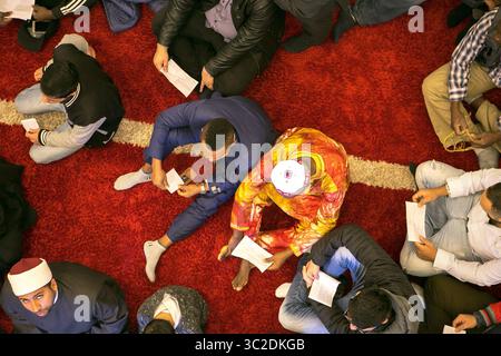 4 giugno 2019 - San Paolo, Brasile - i musulmani celebrano la festa della colazione Eid al Fitr, che segna la fine del Ramada, uno degli eventi più importanti del calendario islamico. All'epoca, musulmani, religiosi, autorità e tutta la comunità nella moschea Brasile a SÃ£o Paulo (immagine di credito: © Dario Oliveira/ZUMA Wire) Foto Stock