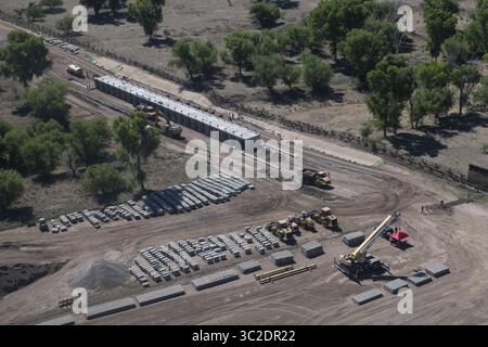 29 maggio 2019 - Sasebe, Arizona, Stati Uniti d'America - Vista aerea del confine meridionale degli Stati Uniti lungo un tratto remoto di Sonora Messico da un elicottero UH-60 Blackhawk della U.S. Customs and Border Patrol 29 maggio 2019 su Sasabe, Arizona. (Immagine di credito: © James K. McCann via ZUMA Wire) Foto Stock