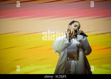 8 giugno 2019 - Porto, Porto, Portogallo - la cantante spagnola, RosalÃ­a (RosalÃ­a Vila Tobella) si esibisce dal vivo sul palco durante il NOS Primavera Sound Festival di Porto. (Immagine di credito: © Diogo Baptista/SOPA Images via ZUMA Wire) Foto Stock