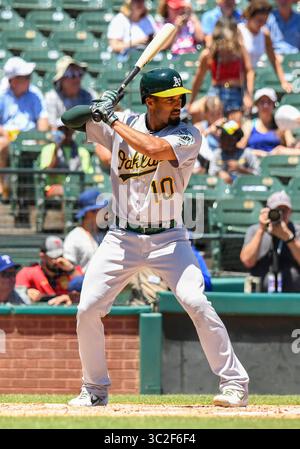 8 giugno 2019: L'interbase degli Oakland Athletics Marcus Semien n. 10 in battuta una partita pomeridiana della MLB tra gli Oakland Athletics e i Texas Rangers al Globe Life Park di Arlington, Texas ha sconfitto Oakland 10-5 Albert pena/CSM(Credit Image: &Copy; Albert pena/CSM via ZUMA Wire) Foto Stock