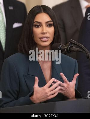 13 giugno 2019 - Washington, Distretto di Columbia, Stati Uniti - Kim Kardashian West parla durante le osservazioni del presidente degli Stati Uniti Donald J. Trump evidenziando i risultati della sua amministrazione sull'assunzione di seconda opportunità e lo sviluppo della forza lavoro nella sala orientale della Casa Bianca a Washington DC giovedì 13 giugno 2019 (Credit Image: © Ron Sachs/CNP via ZUMA Wire) Foto Stock